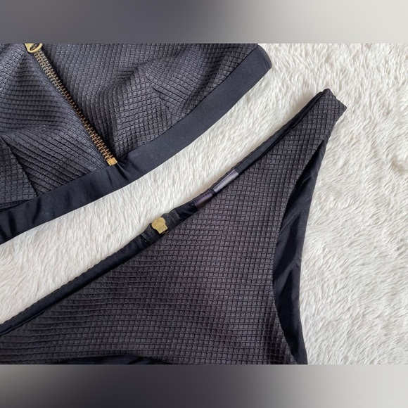 Beach Bunny black bikini - Picture 6 of 13